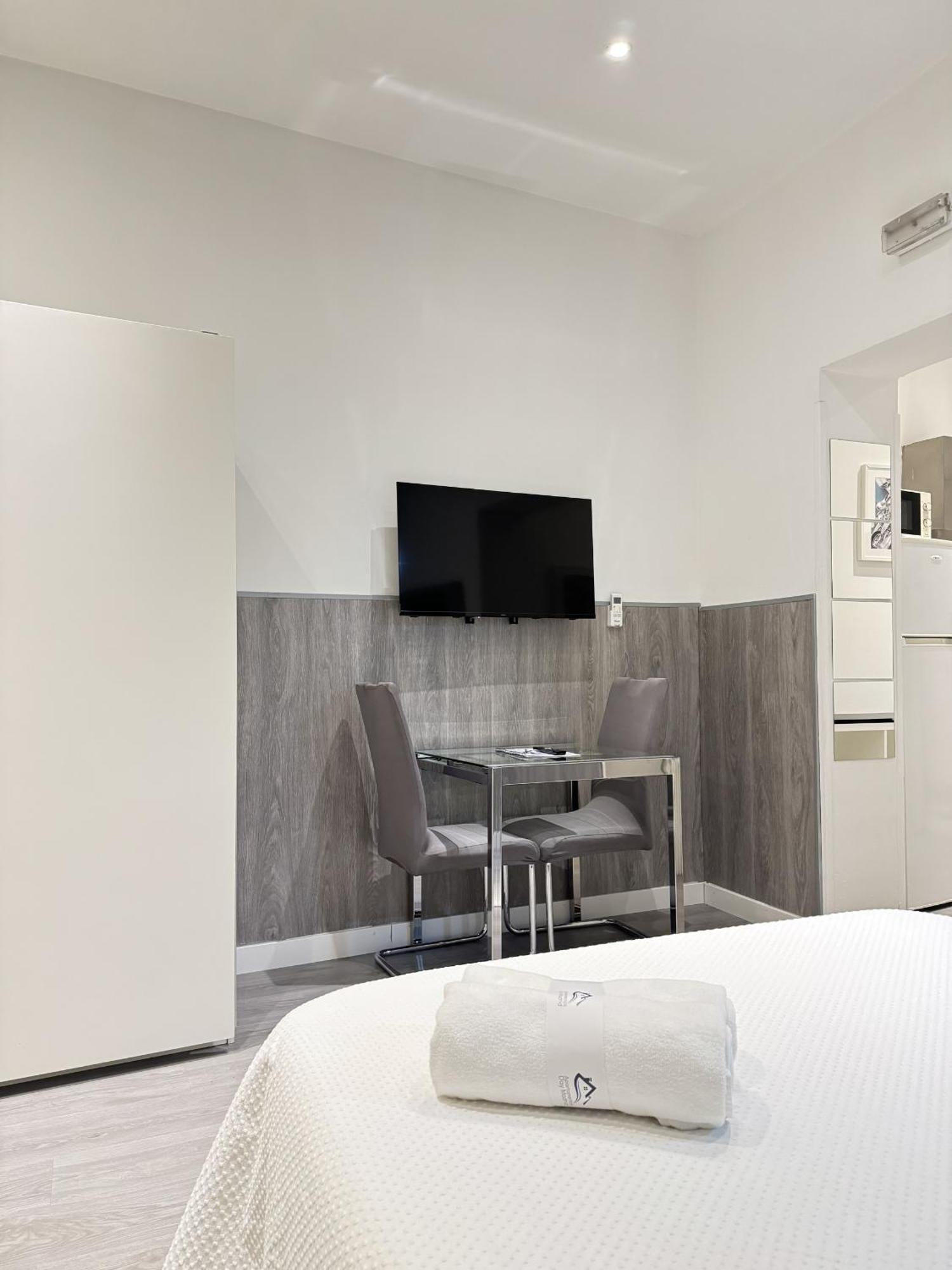 Apartamentos Day Madrid Tribunal Centro Gran Via Sol Buitenkant foto